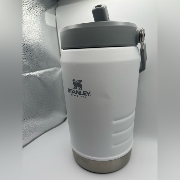 Stanley Gray and White 40oz jug - Picture 3 of 7